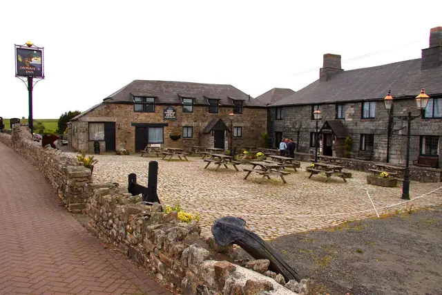 Jamaica Inn's cobbled courtyard on Bodmin Moor